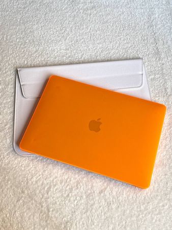 Чехол для MacBook Air 13.6" M2 ( Model - A2681 ) Матовый Оранжевый