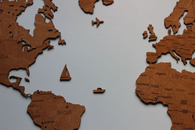 Дерев'яна карта Миру на стіну з назвами Країн, Горіх, S (120*80 cm)