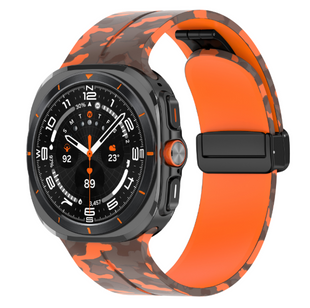 Камуфляжный силиконовый ремешок с магнитной пряжкой для Samsung Galaxy Watch7 Ultra 47 мм, помаранчевий