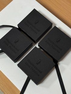 Скринька для прикрас із ефектом левітації з вашим лого , 11*11*2 см.
